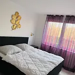 Strandnah Und Ruhig Mit Tiefgaragenstellplatz Lejlighed Sierksdorf